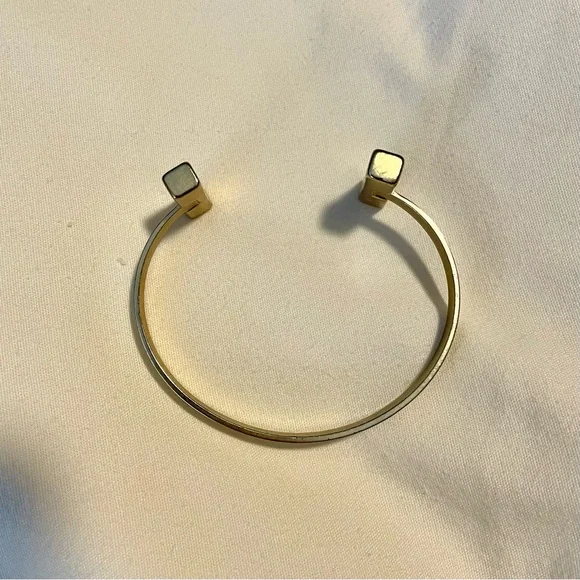*EUC* Banana Republic Gold Plated Open End “T” Bar Cuff Bracelet-Diameter 2 3/4” - Picture 4 of 8